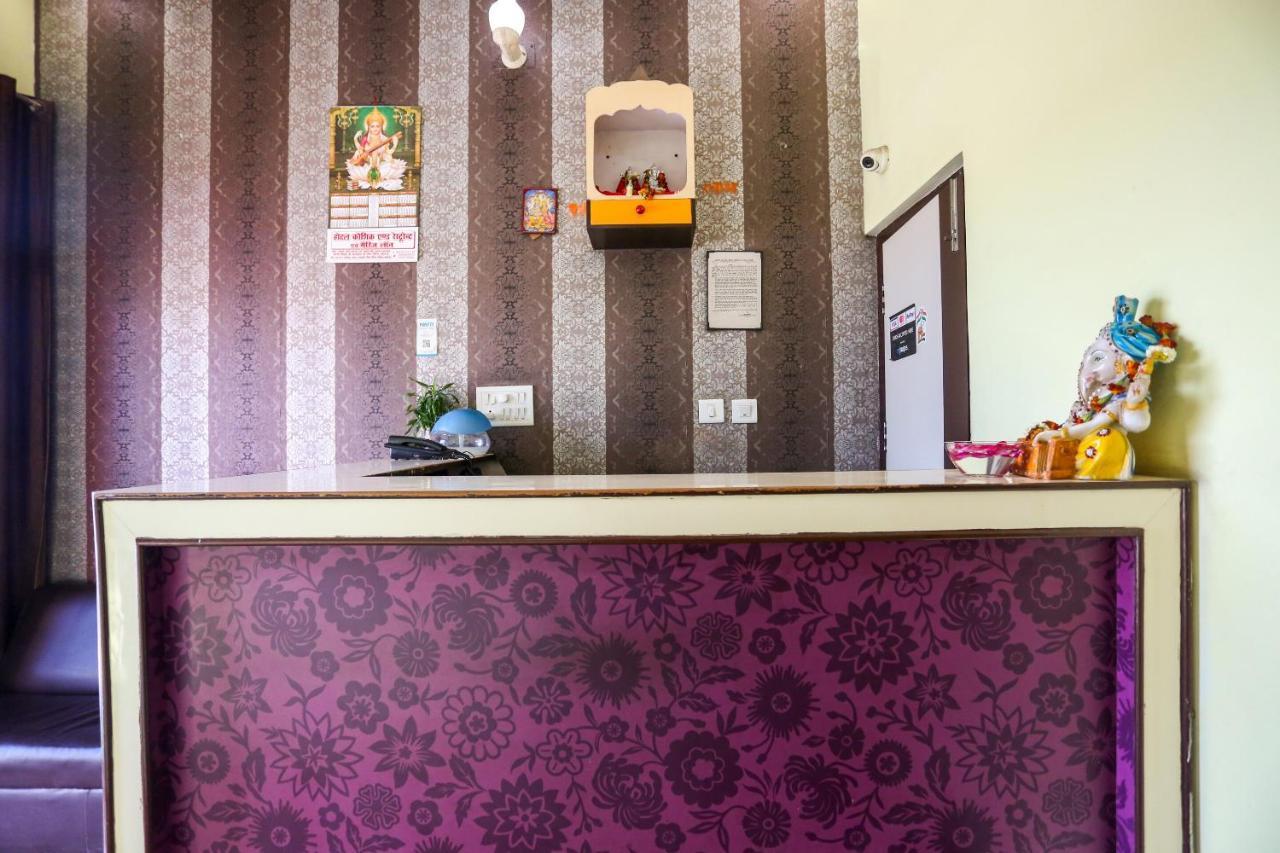 Spot On 72060 Hotel Kaushik Kakarmatha エクステリア 写真